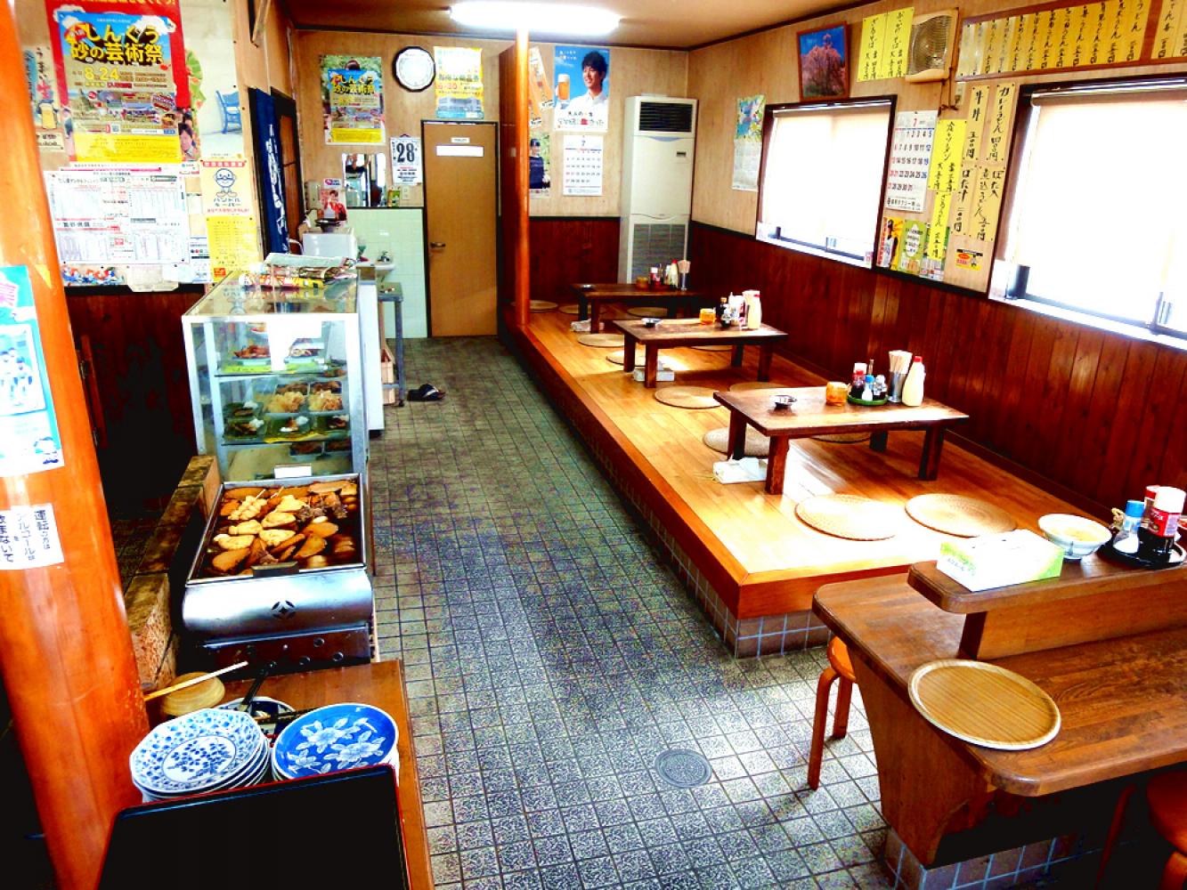 ゆっくり落ち着ける店内 ひろ