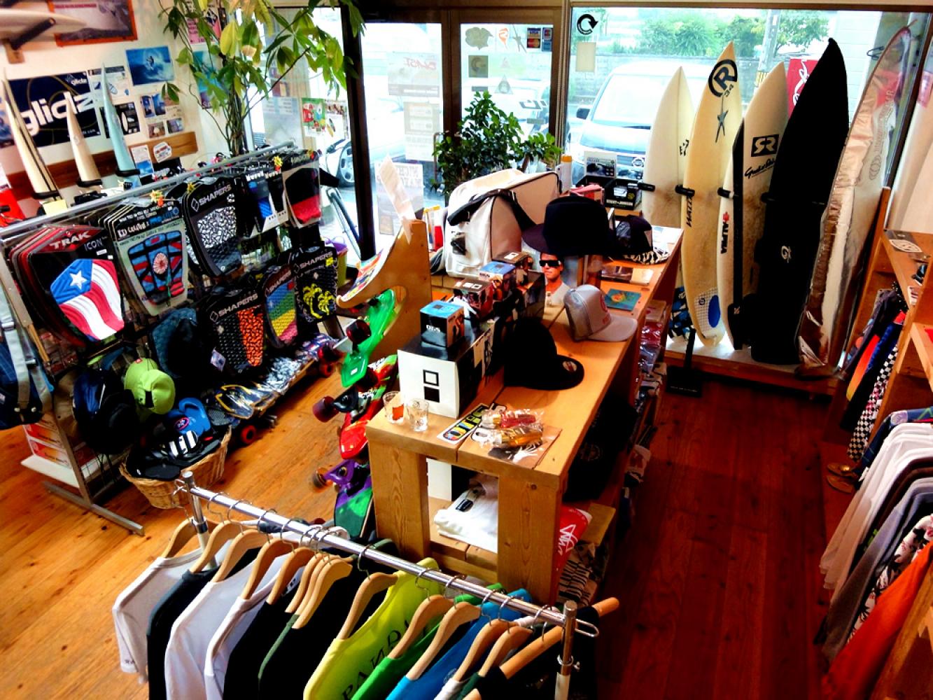 サーフィンの専門店です PLUS ALPHA 「プラスアルファ」