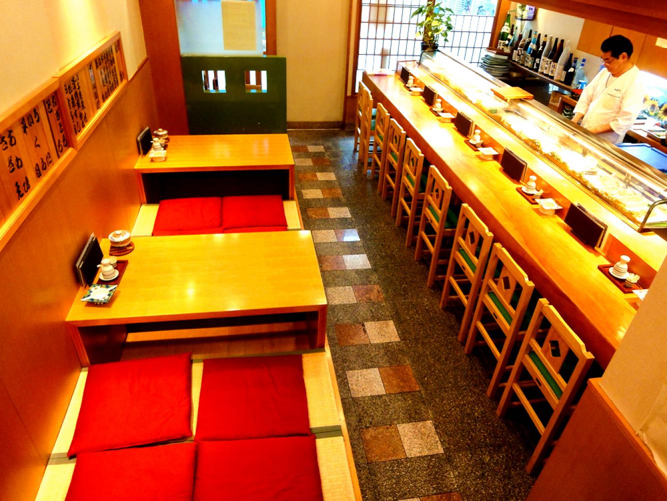 落ち着いた雰囲気の店内 大政すし