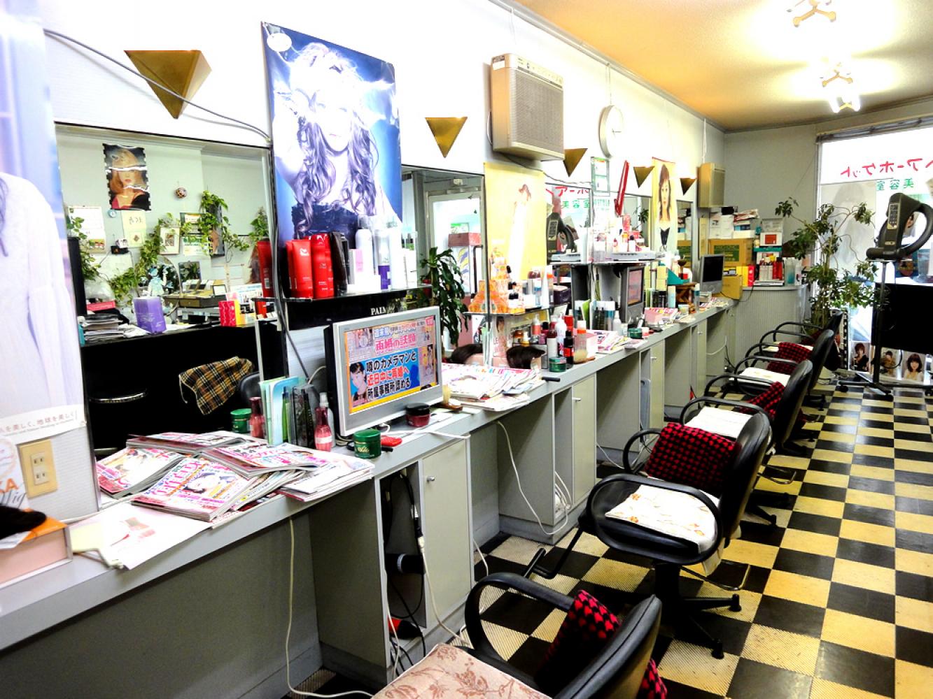 自宅のようにくつろげます 美容室 ヘアーポケット