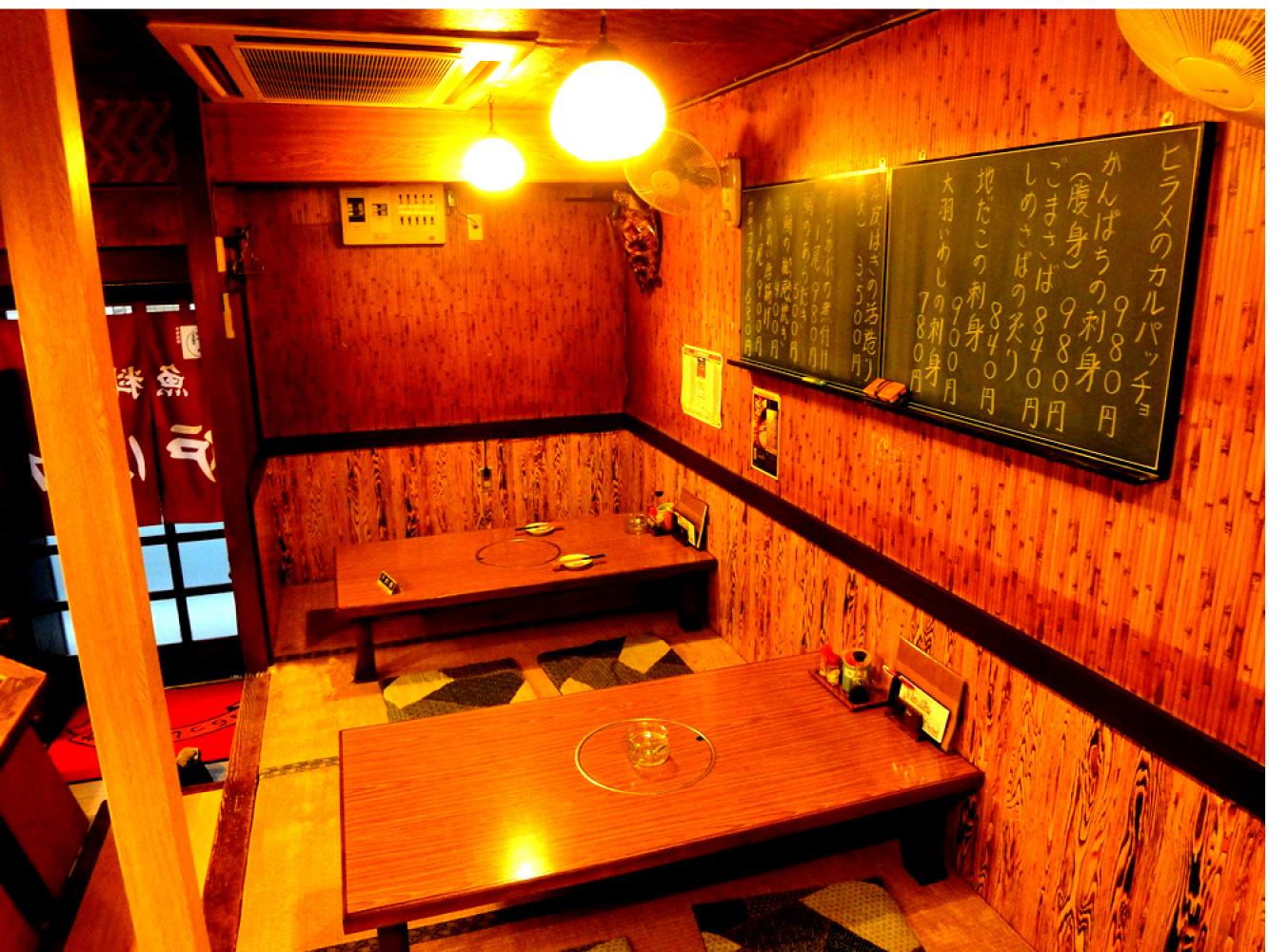 大人の雰囲気の店内 居酒屋 炉ばた焼き鳥 大三元