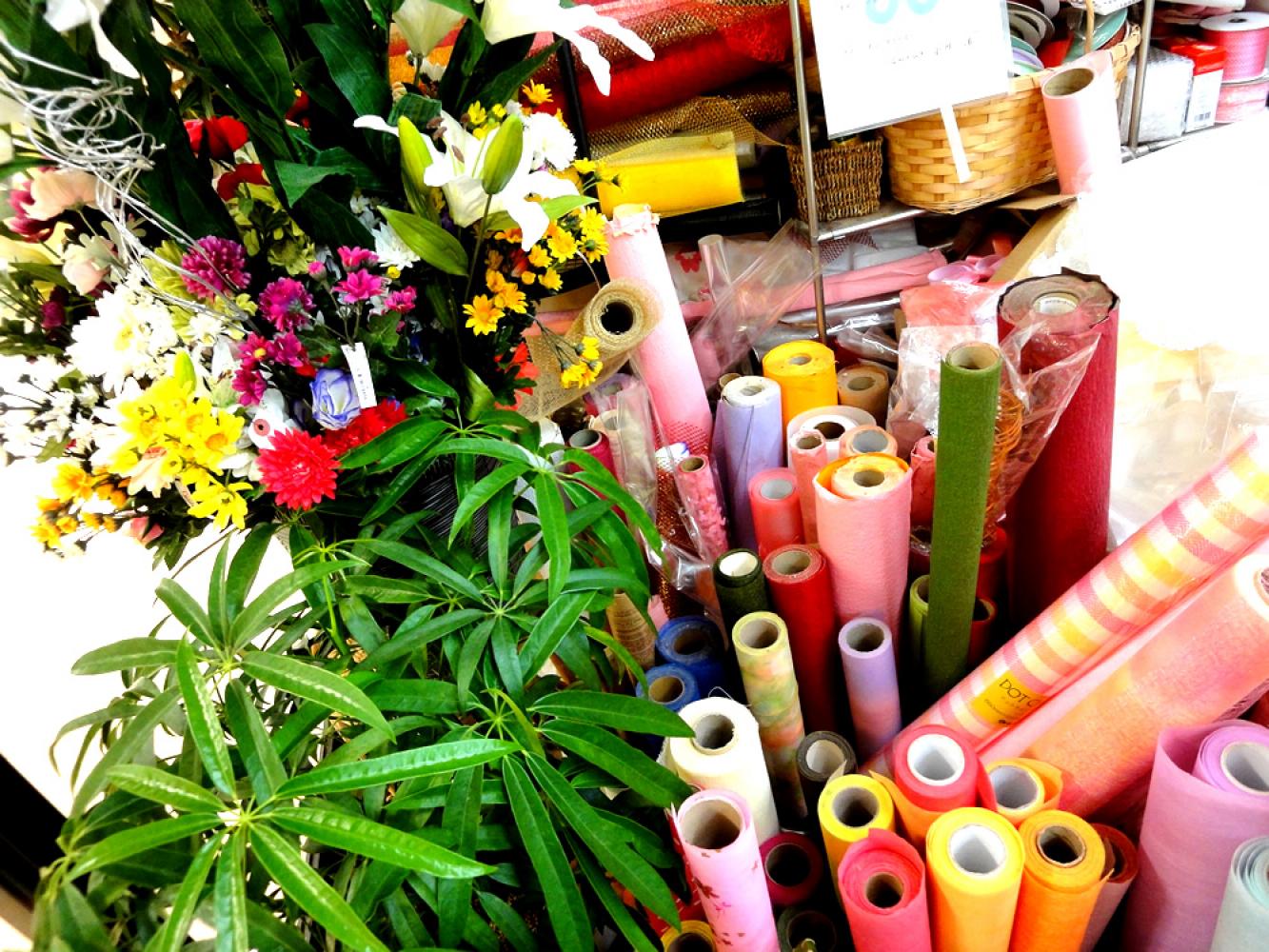 アレンジメントもおまかせを 生花と園芸のふじい