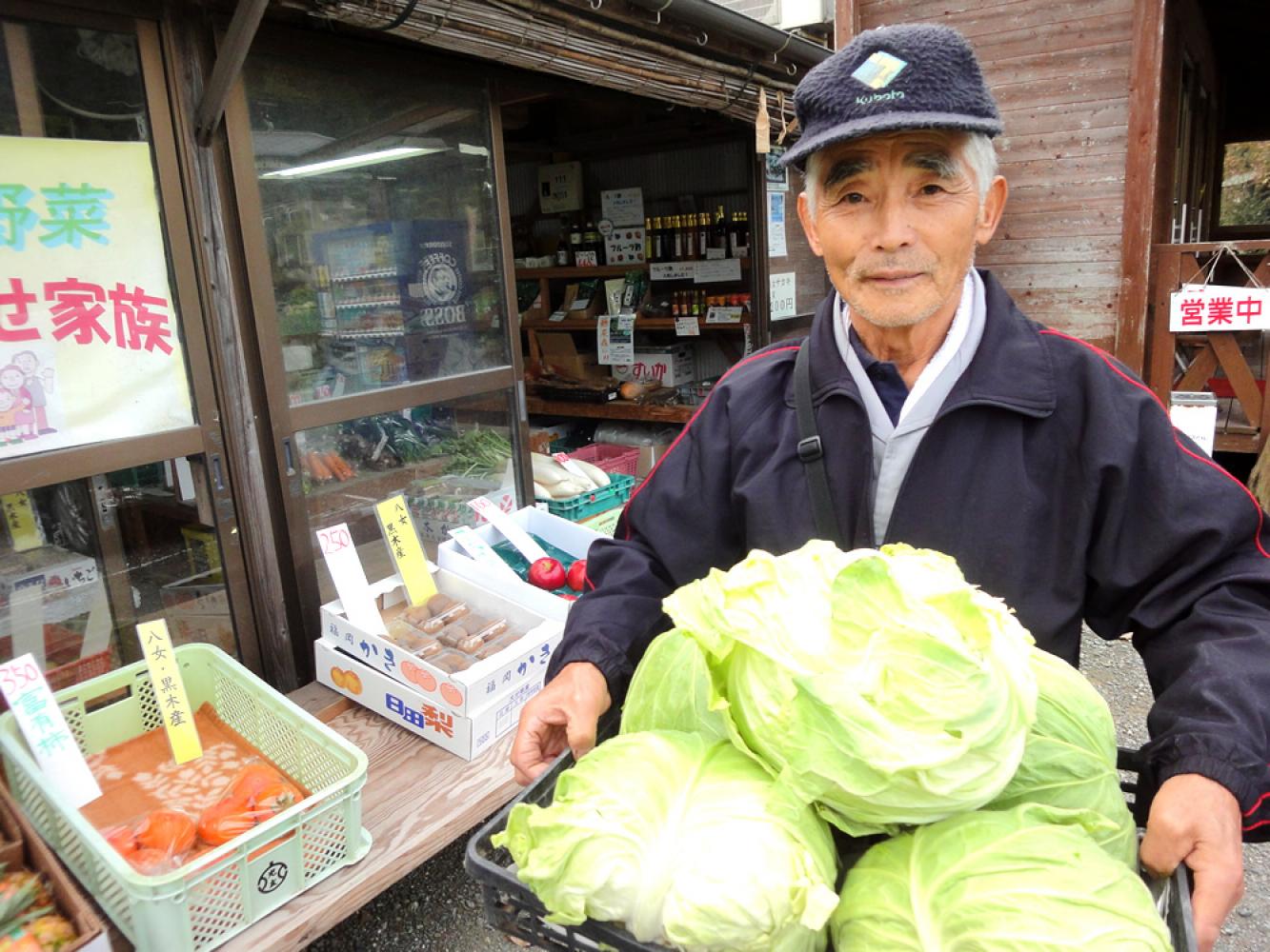 地域の生産者。自慢のお野菜です。 露天産直販売 タマころ 「株式会社しあわせ家族」