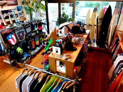 サーフィン専門店 プラスアルファ 「PLUS ALPHA」 新宮町新宮のお店
